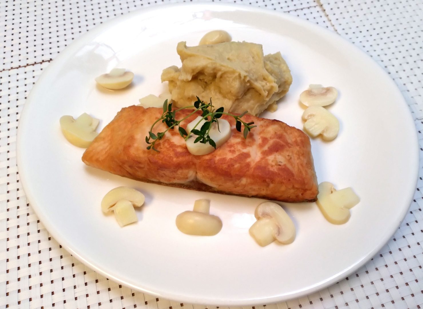 VS Salmão ao Molho de Cogumelos e Purê Batata Baroa 300g