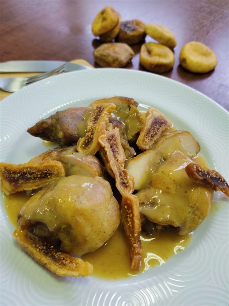 Sobrecoxa Desossada ao Molho de Curry e Figo 850g