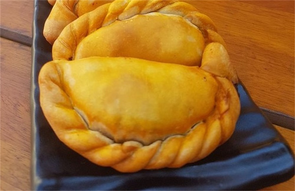 Empanada de Carne com Passas