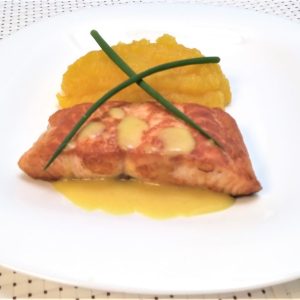 VS Salmão ao Molho de Mostarda e Mel e Purê de Batata Doce com Gengibre 300g