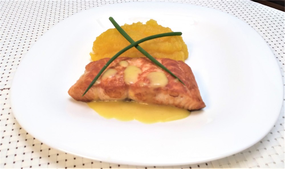 VS Salmão ao Molho de Mostarda e Mel e Purê de Batata Doce com Gengibre 300g